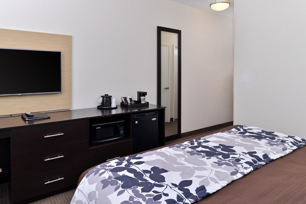 Sleep Inn & Suites 3*